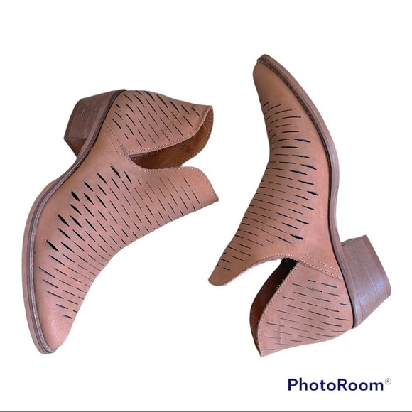 Steve Madden Leather Arowe Western Ankle Booties 7.5 - Picture 3 of 10